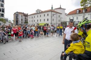 405 dobrodelna kolesarska dirka Foto atelje Postojna
